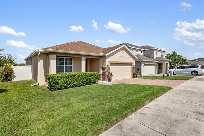 485 Kestrel Dr in Groveland, FL - Building Photo - Building Photo