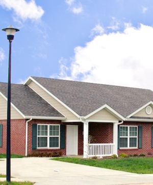 Woodcrest Villas in Troy, MO - Foto de edificio