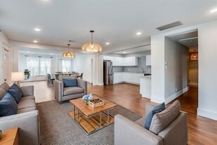 1218 Ranier St in Dallas, TX - Building Photo