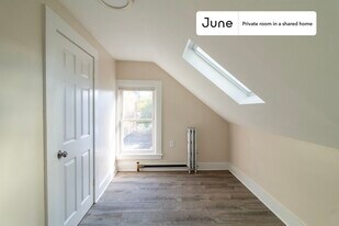 Room in Shared 7 bed/2 bath home in Boston, MA - Building Photo