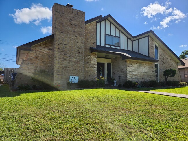 property at 5009 Baldpate Dr