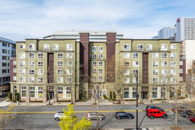 Excalibur Apartment Homes in Bellevue, WA - Building Photo - Building Photo