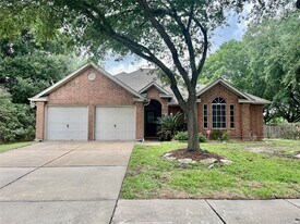 11302 Meadowchase Dr in Houston, TX - Building Photo