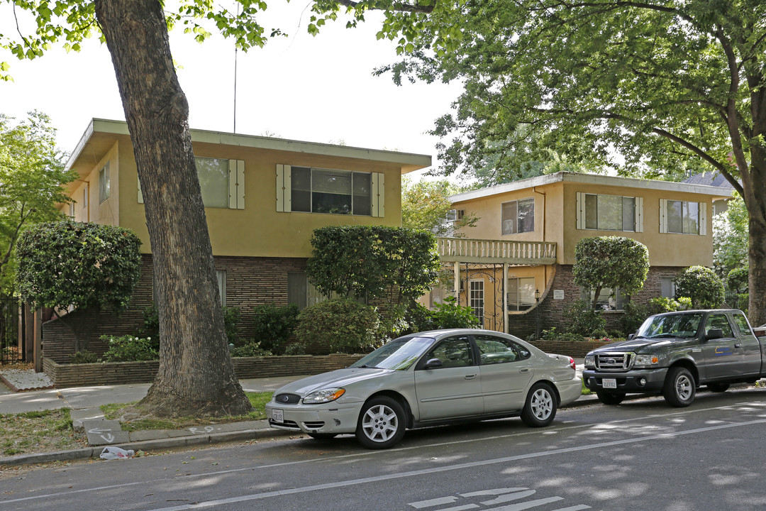 2519-2525 H St in Sacramento, CA - Building Photo