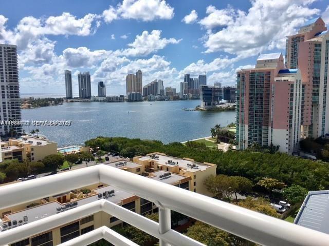 3300 NE 192 St in Aventura, FL - Building Photo - Building Photo