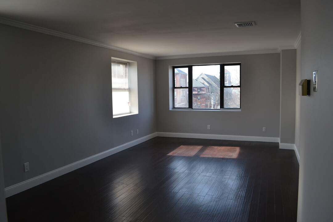 30 Decatur St, Unit 6 in Boston, MA - Building Photo