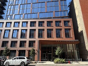 1111 W Lake St, Unit 1 in Chicago, IL - Foto de edificio - Building Photo