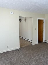 43 Cumberland St in Brunswick, ME - Building Photo - Building Photo