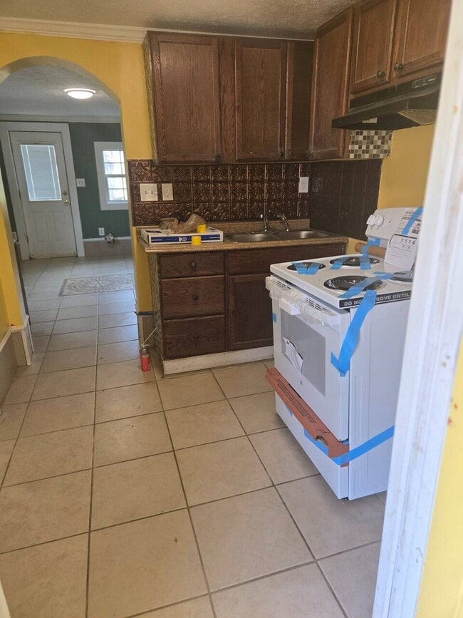 1075 Sweeten Creek Rd in Asheville, NC - Building Photo - Building Photo