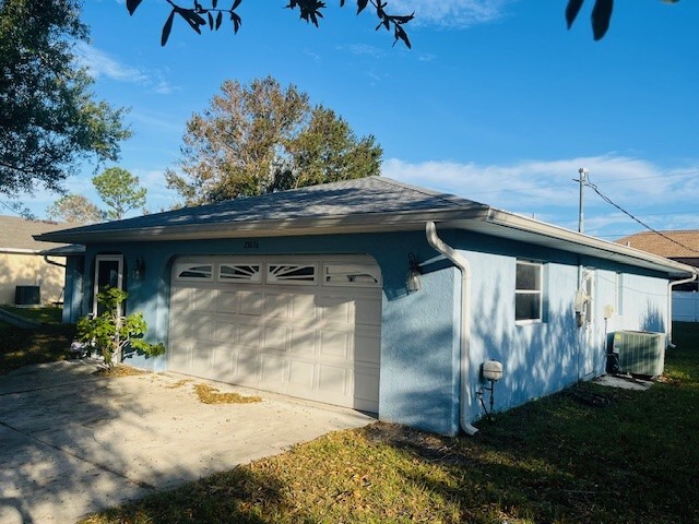 23076 August Ave in Port Charlotte, FL - Building Photo - Building Photo