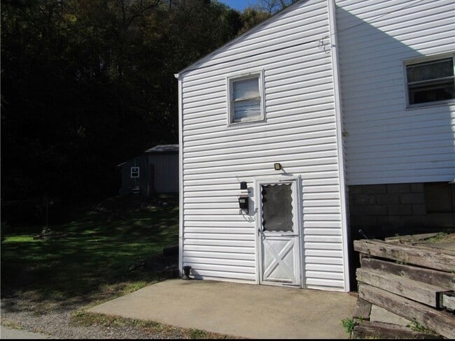 100 Curtis St, Unit Apt C.   Studio