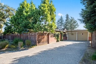 16498 LG Almaden Road in Los Gatos, CA - Building Photo