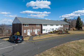 Highgate in Watertown, CT - Building Photo - Building Photo