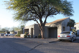 2744 N Country Club Rd in Tucson, AZ - Building Photo - Building Photo