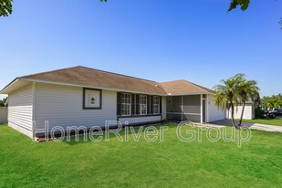 1428 SW 11th Ave in Cape Coral, FL - Building Photo
