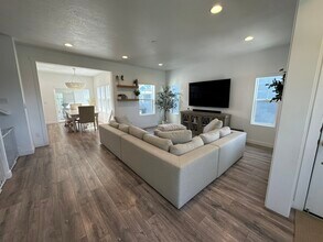 6442 Bethany Way in South Jordan, UT - Building Photo - Building Photo