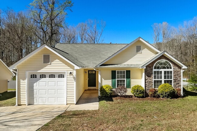 property at 3205 Forest Creek Ct