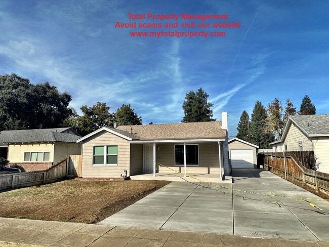 property at 952 E Apricot Ave
