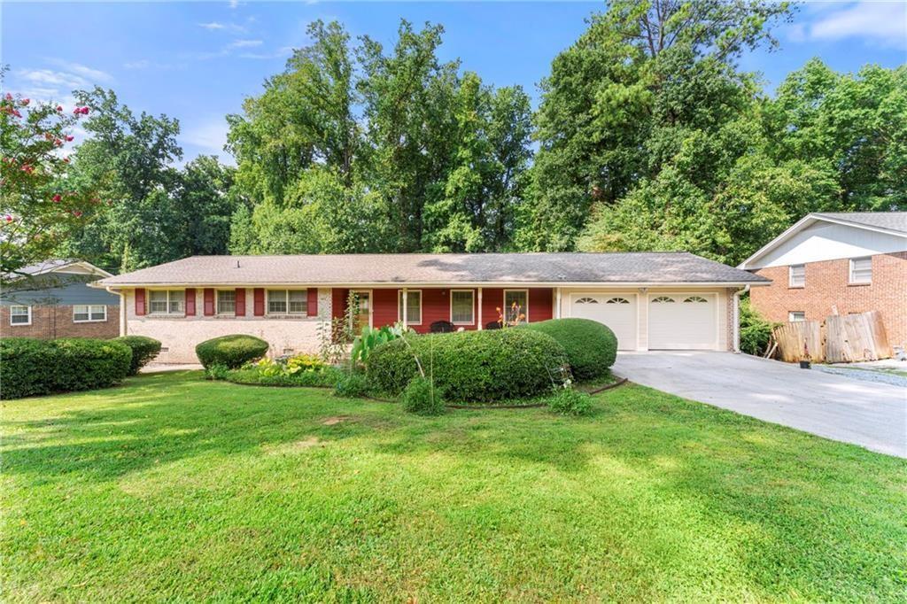 5666 Bob White Cir NW in Lilburn, GA - Foto de edificio