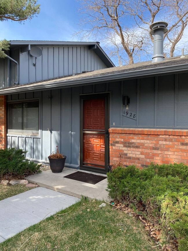 property at 1928 Adriel Ct
