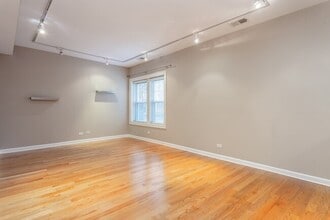 845 E 52nd St, Unit 2 in Chicago, IL - Building Photo - Building Photo
