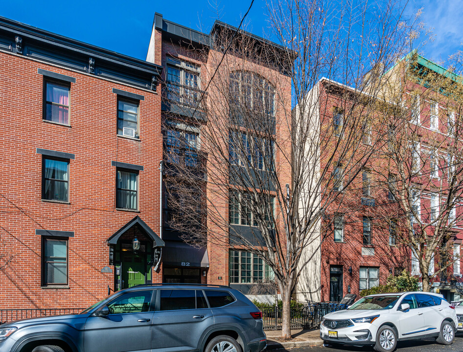 82 Monroe St in Hoboken, NJ - Foto de edificio