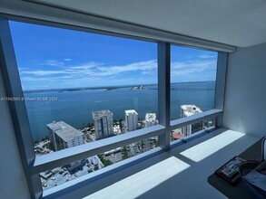 1435 Brickell Ave in Miami, FL - Building Photo - Building Photo