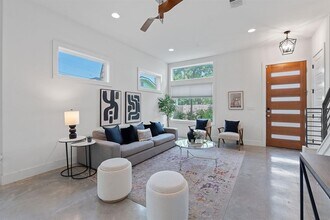 1122 1/2 Gunter St in Austin, TX - Building Photo - Building Photo