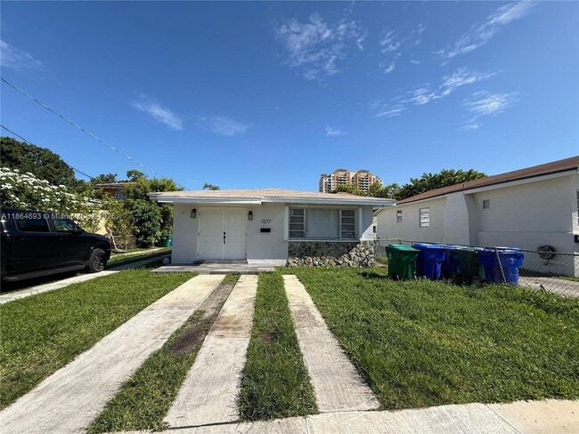 3277 SW 23rd Terrace in Miami, FL - Building Photo - Building Photo
