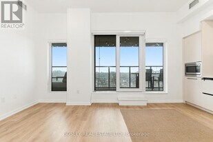 10 Graphophone Grv in Toronto, ON - Building Photo