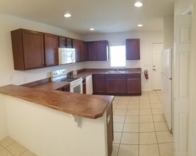 10588 SE 67 Ct in Belleview, FL - Building Photo - Building Photo