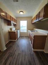 6841 Brown St in Tyler, TX - Building Photo - Building Photo