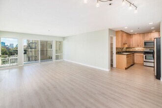 2568 Albatross St in San Diego, CA - Building Photo - Building Photo