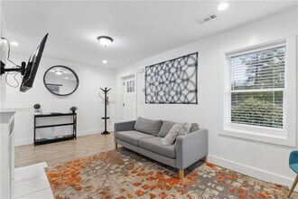 1298 Gideons Dr SW in Atlanta, GA - Building Photo - Building Photo