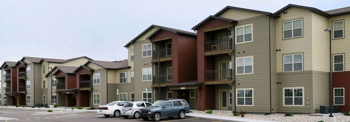 Capital Court in Cheyenne, WY - Building Photo