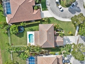 762 Verona Lake Dr in Weston, FL - Building Photo - Building Photo