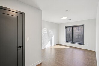 City Hall Place in Kansas City, KS - Foto de edificio - Building Photo