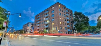 Glencairn Garden Apartments in Toronto, ON - Building Photo