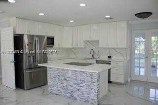 3954 Coconut Cir N in Naples, FL - Building Photo - Building Photo