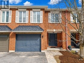 155 Gladeview Private in Ottawa, ON - Building Photo