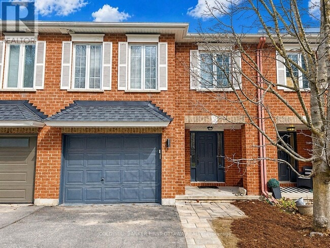 property at 155 Gladeview Private