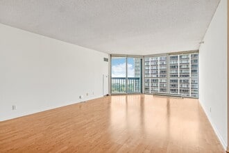 1660 N Prospect Ave in Milwaukee, WI - Building Photo - Building Photo