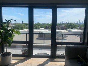 1523 N Western Ave, Unit 5C in Chicago, IL - Building Photo - Building Photo