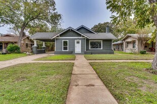 206 Bellevue Dr in Cleburne, TX - Building Photo