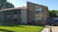 Gateway Apartments in Pilot Point, TX - Foto de edificio - Building Photo