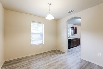 6306 Heathers Bend in San Antonio, TX - Building Photo - Building Photo