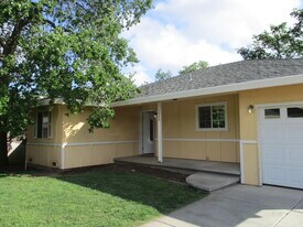 1608 Laburnum Ave in Chico, CA - Building Photo