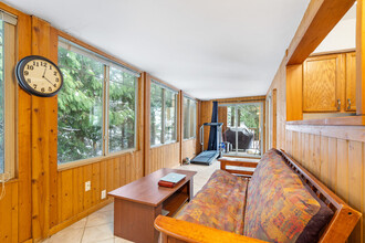 1520 Taylor Wy in West Vancouver, BC - Building Photo - Building Photo