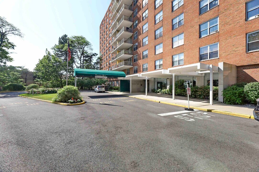 301 Beech St in Hackensack, NJ - Building Photo
