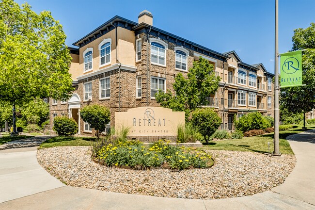 Retreat at City Center in Aurora, CO - Foto de edificio - Building Photo